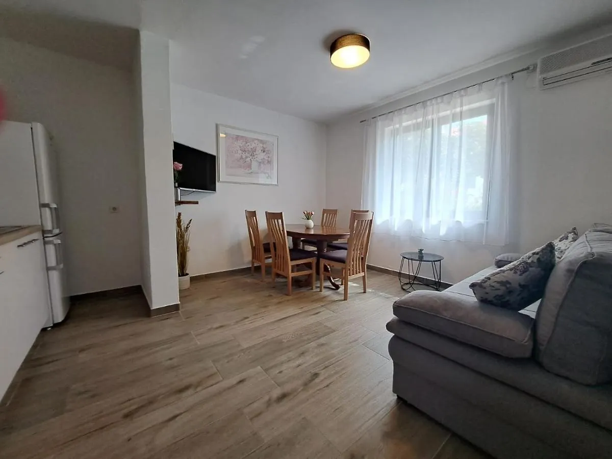 Villa Sirius Tkon Apartment