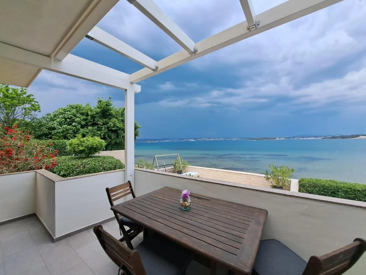 Villa Sirius Tkon 0*,  Croatia